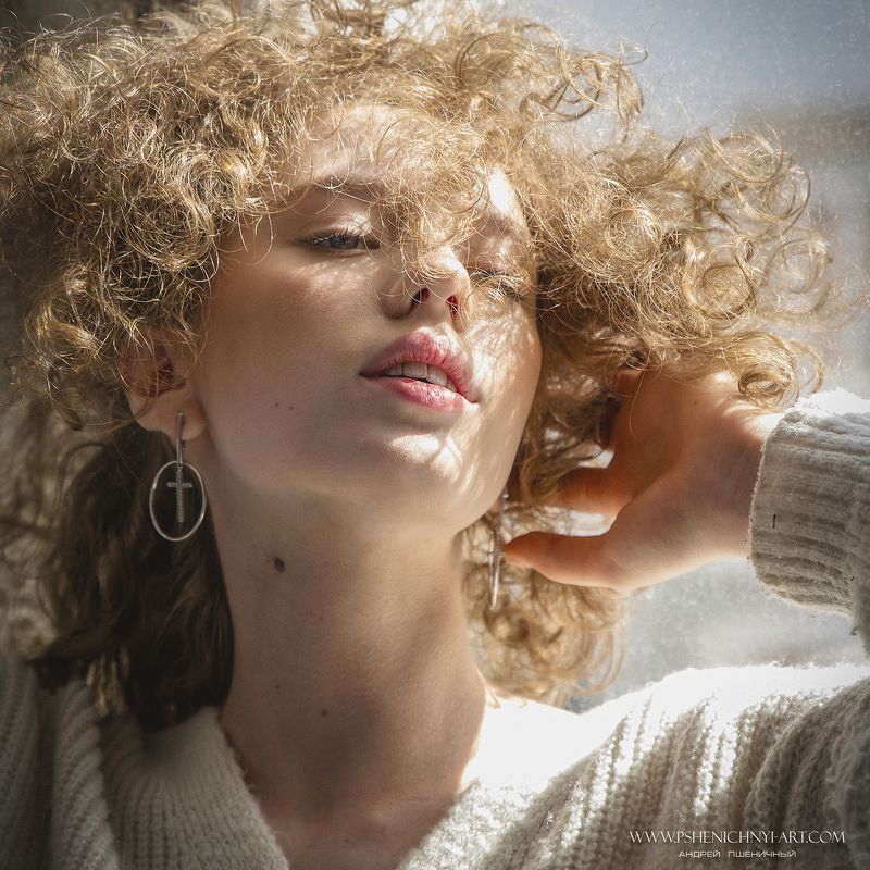 портрет, девушка, женский портрет, крупный план, солнечный свет Весенний портретphoto preview