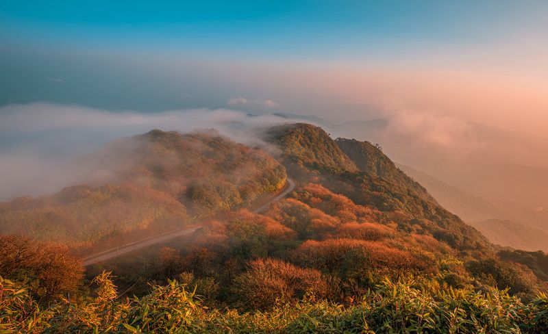 Phia Oac Peak in Fall Sunsetphoto preview