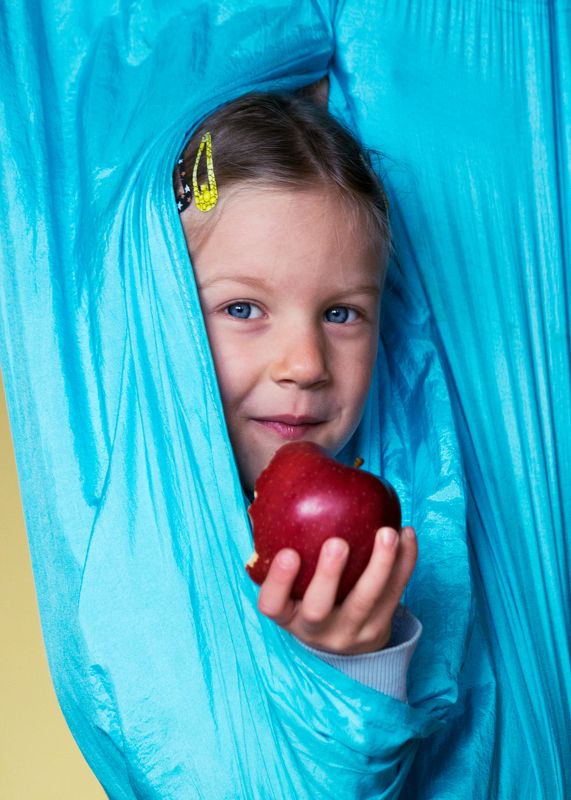 дети, яблока, портрет, child, apple, portrait Яблокаphoto preview