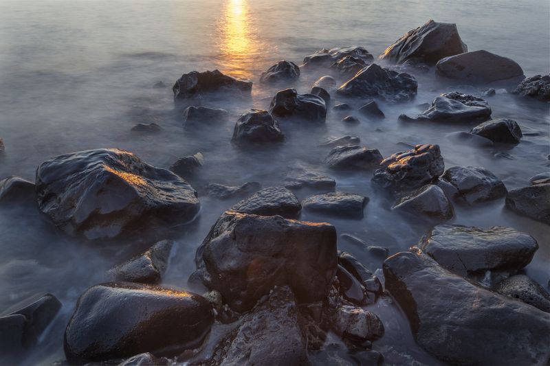 рассвет, камни, вода, океан, Амед, Бали, Индонезия, небо, облака, луч света, sunrise, sun ray, stone, water, waterscape, ocean, beach, Bali, Indonesia, Amed, Бали, Индонезия На камняхphoto preview
