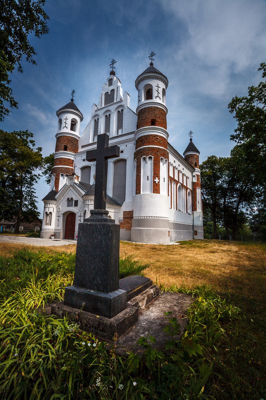 Храм, в деревне Мурованка.photo preview
