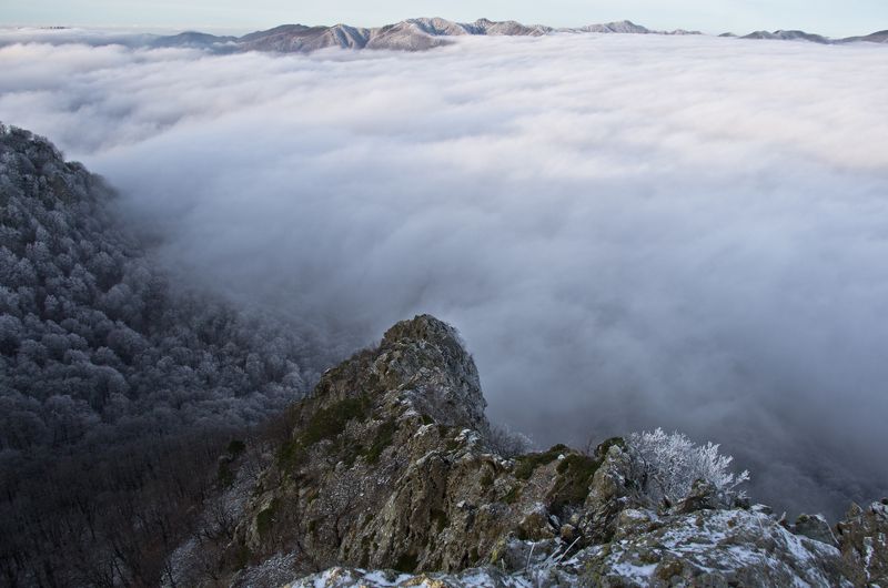 на берегах облачного моряphoto preview