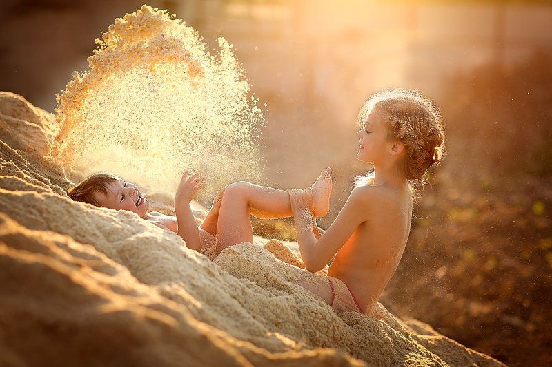 веселье, вечер, дети, детство, закат, игра, лето, свет, солнце, счастье Счастливое детствоphoto preview