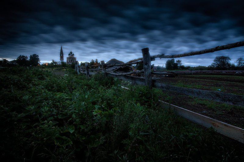 деревня, забор, небо, утро, трава, храм Изгородьphoto preview