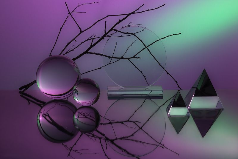 Шары и пирамидыphoto preview