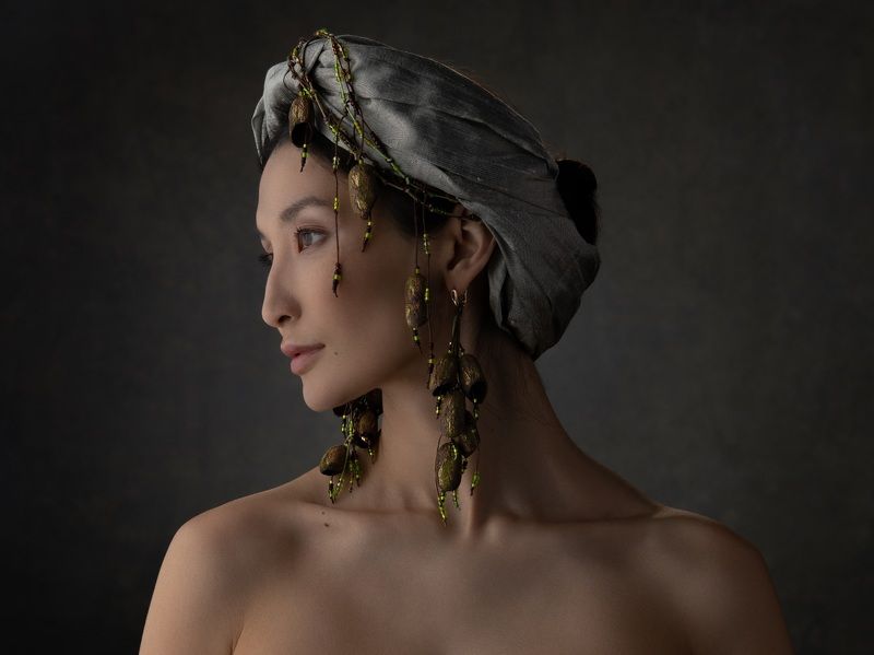 turban, portrait, lady, silk, profile Silk Mannerismphoto preview