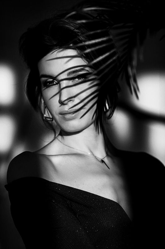 Анна в черно-беломphoto preview