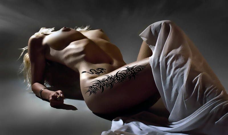 cosplay, косплей, фотомонтаж, коллаж, фотошоп, creative, креатив, photoshop, война, erotic, girl, nude, art, арт, арт-ню, девушка, модель,  обнаженная, фотомодель, фотосессия, фотография, эротика, bodyart, nudeartphoto Эро-Айсберг отдыхаетphoto preview