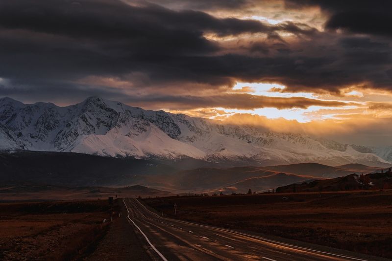 горы, горный алтай, чуйский тракт, пейзаж, алтай, дорога, россия Чуйский тракт на закатеphoto preview