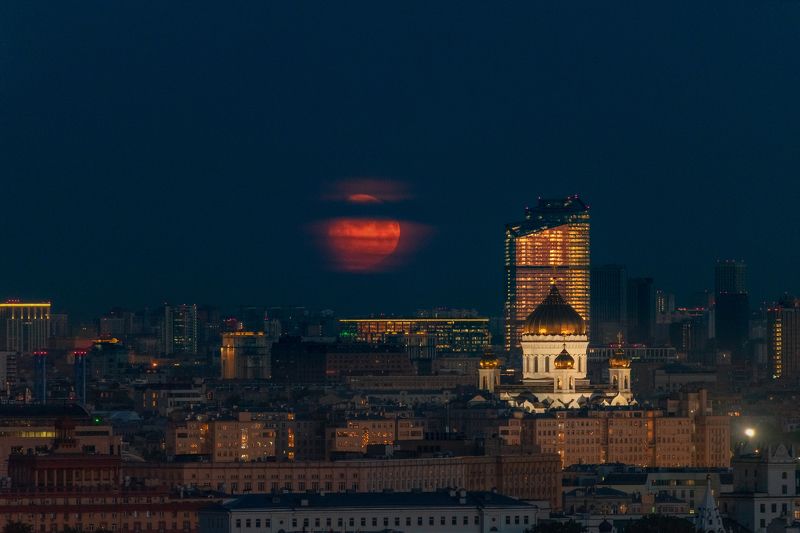 москва, полнолуние, утро, городской пейзаж, архитектура Клубничная Лунаphoto preview