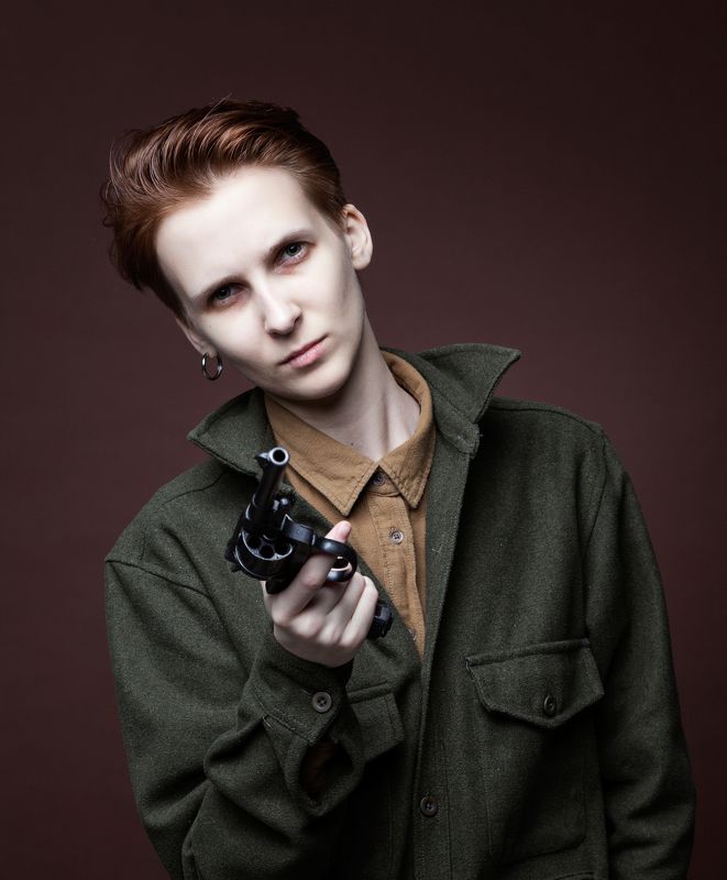 наган большевик революционер революция Большевикphoto preview