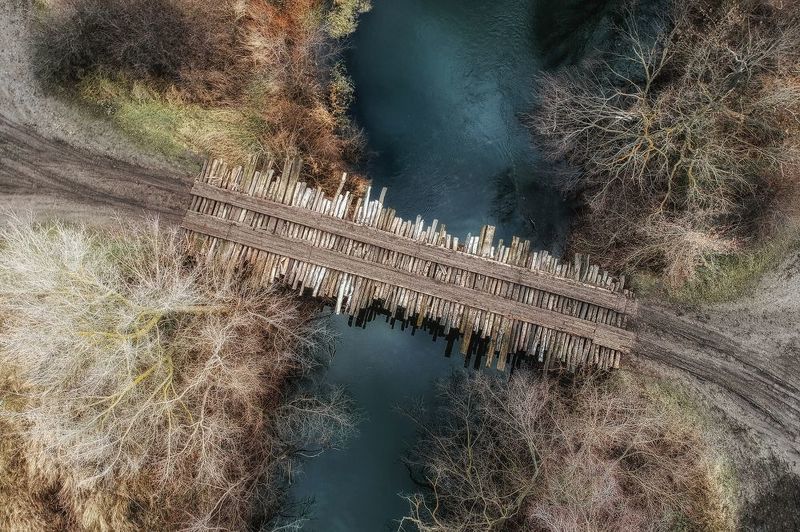 аэрофото, река, вода, мост, деревья, дорога Ветхий мостphoto preview