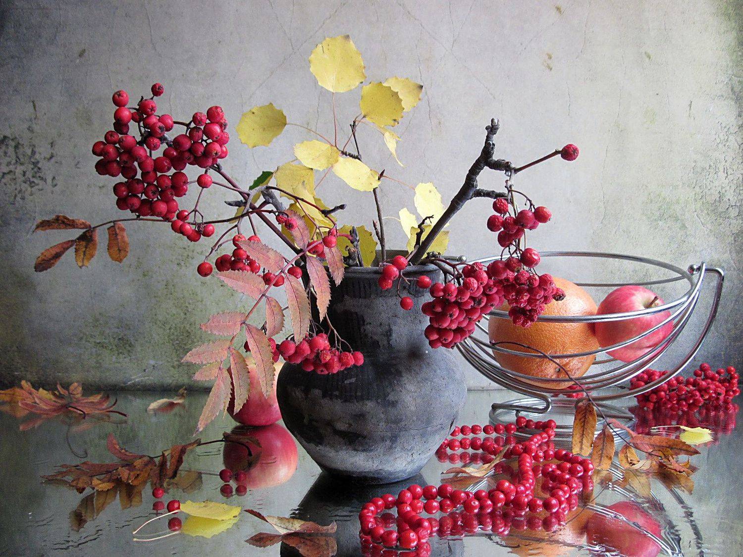 ветки, рябина, осина, рябиновые бусы, крынка, фруктовница, Наталия Тихомирова