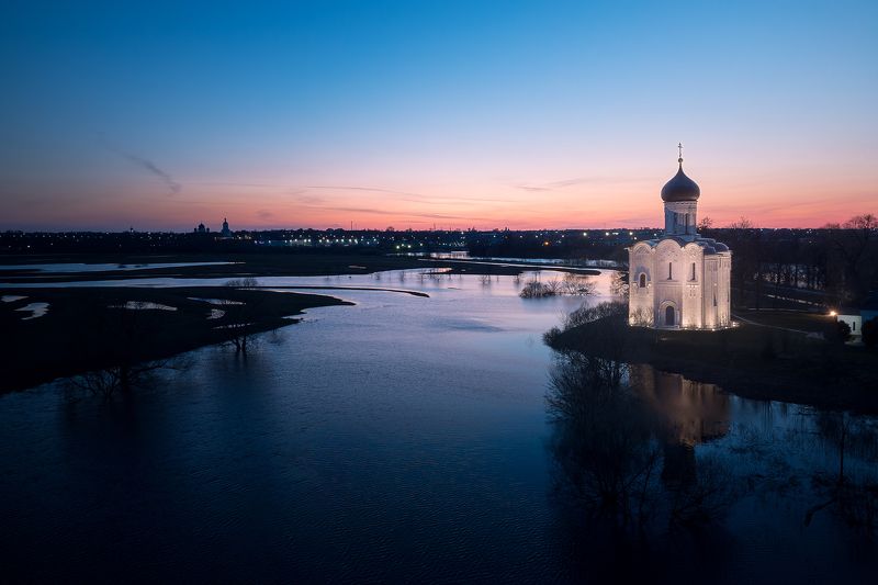 Боголюбово. Нерль. Покров. DJI. mini 2 Церковь Покрова на Нерли. Закатноеphoto preview