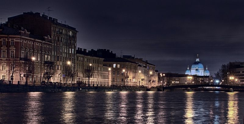 Вечерний вид с Фонтанки на Троицкий собор фото превью