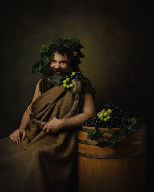 Дио́ни́с (или Вакх, Ба́хус).photo preview