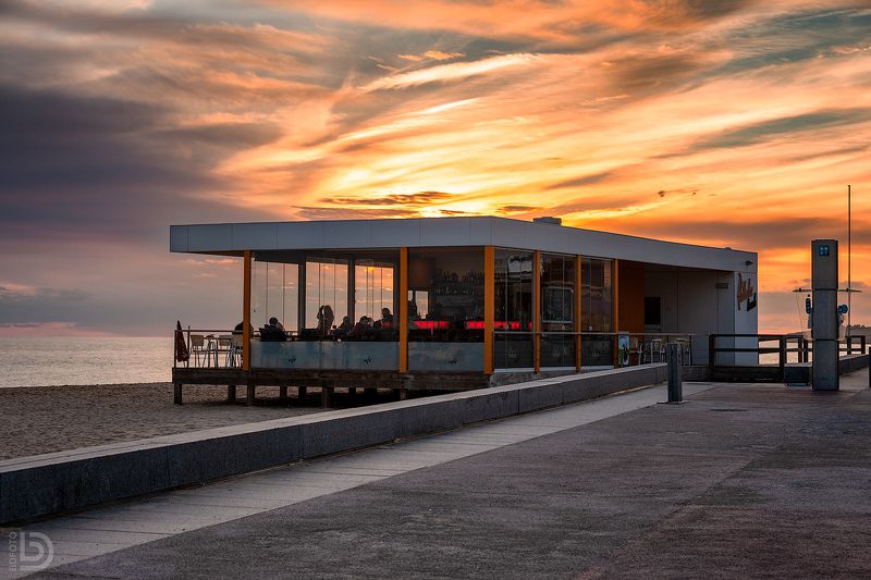 португалия, portugal, океан Ресторан на побережье фото превью