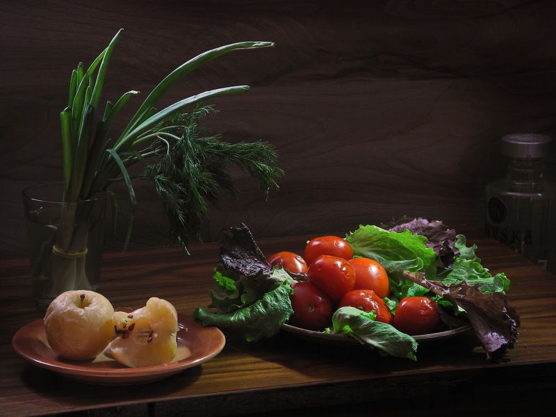 еда, овощи, яблоки, помидоры, укроп, лку, салат, Мочёные яблоки помидорами и свежая зелень.photo preview