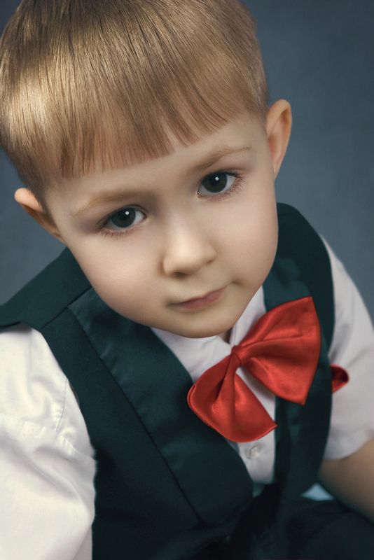 мальчик, портрет, студия, ребёнок, детство Маленький маэстроphoto preview
