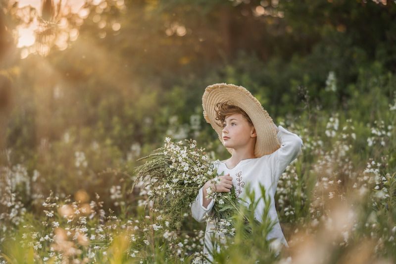 #may, #toronto, #calgary, #family, #happiness, #farm, #farmlife, #countrylife, #field, #nature, #sunset, #kids, #familyphotographer, #moscow Flowersphoto preview