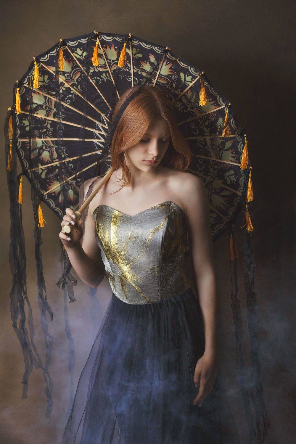 портрет , жанр, лицо, девушка, рыжая. дым, лица35, зонт, прогулка, гламур, печать, цвет, Ведмеденко Оксана