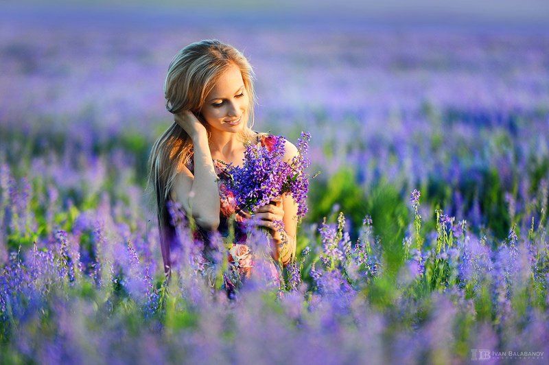 Девушка, поле, цветы, закат, настроение, Балабанов Летнее настроениеphoto preview