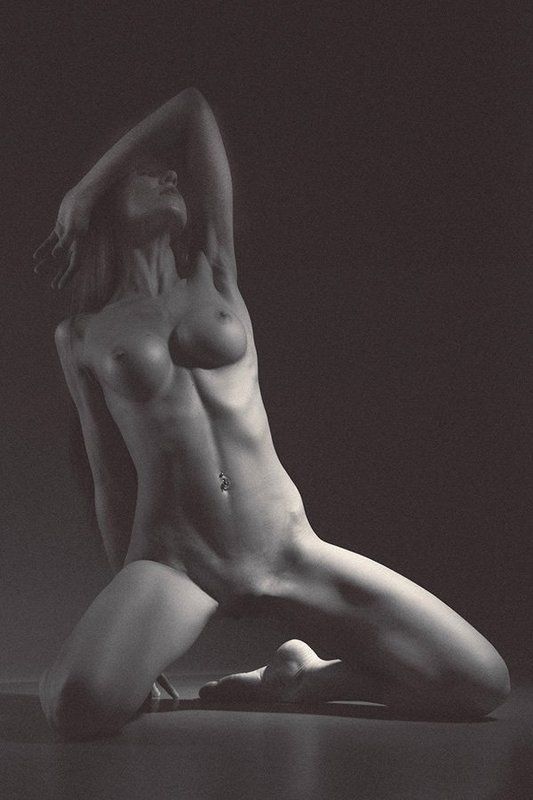 girl, bw, nude, nu, light, cute, pretty, female, studio goddess lightphoto preview