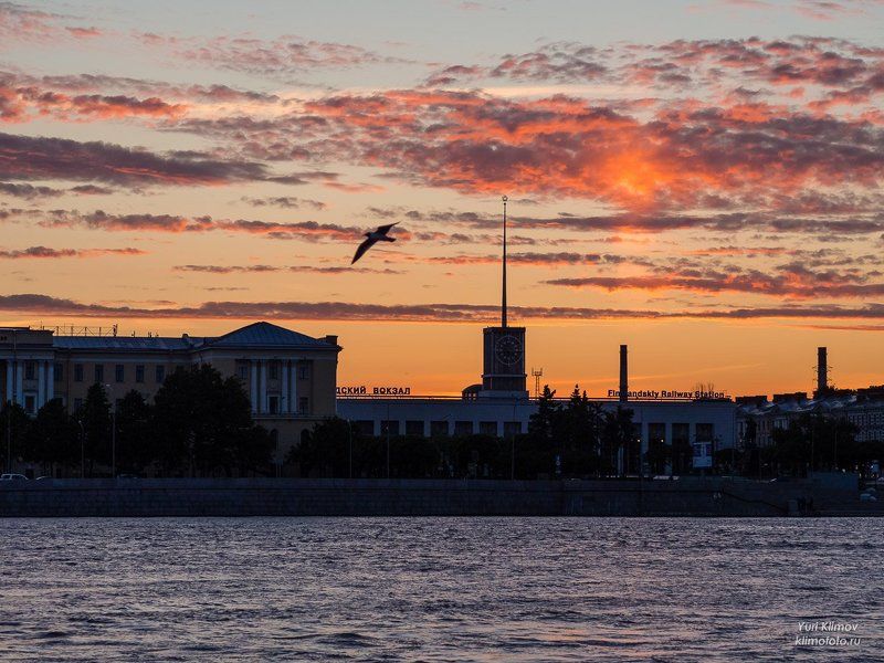 Питерский рассвет. Финляндский вокзал.photo preview