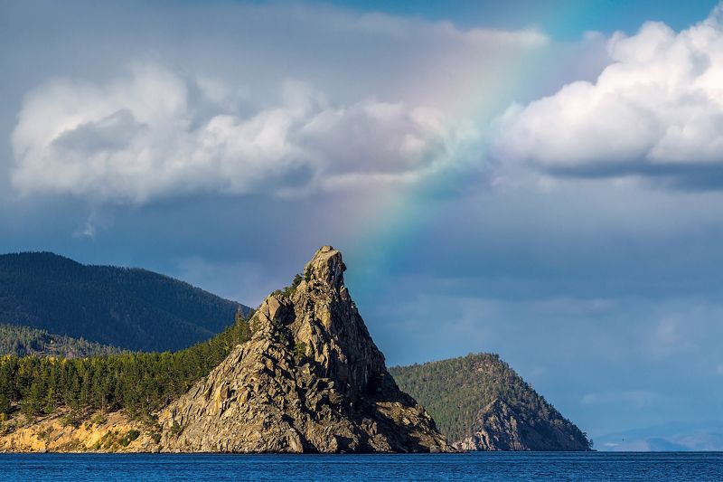 байкал, бухта песчаная, большая колокольня Радуга над Большой Колокольнейphoto preview