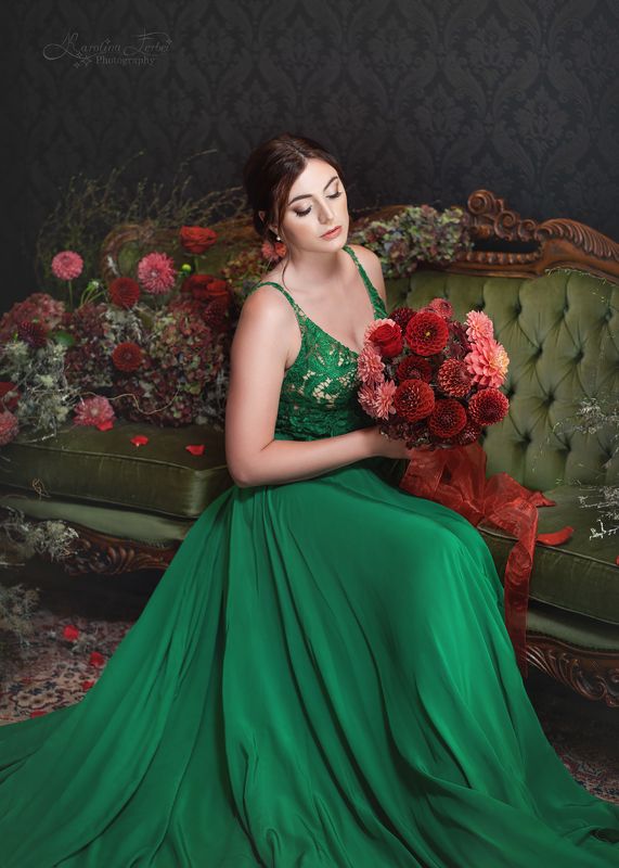 зеленый, девушка, цветы, диван, красота, студия, портрет Девушка в зеленомphoto preview