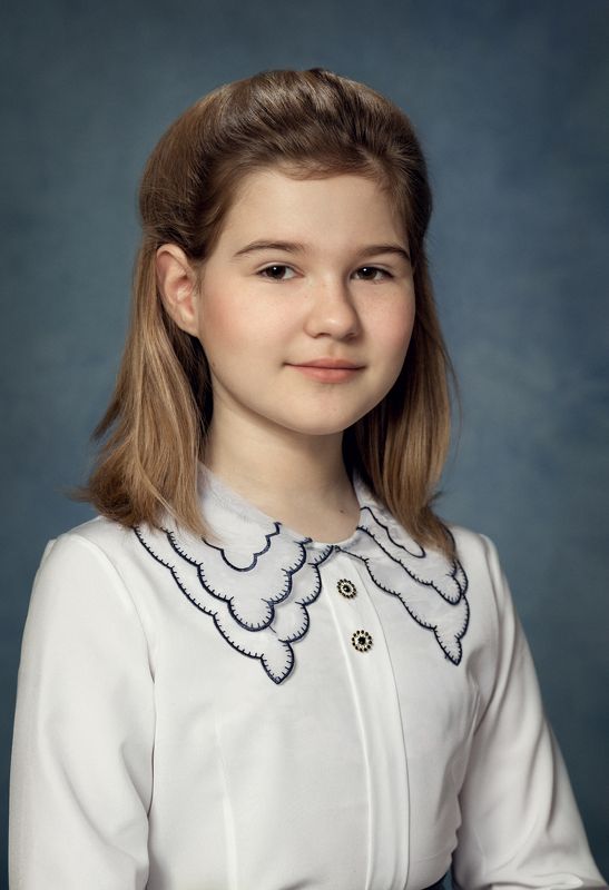 девочка, портрет, студия, школа, детство, школьные годы Вероникаphoto preview