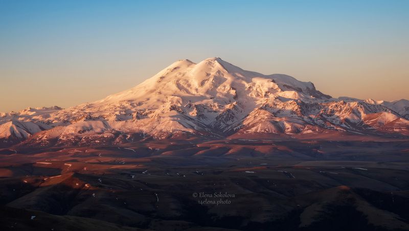 эльбрус, горы, пейзаж, рассвет, утро, красота, кавказ, весна Эльбрус на рассветеphoto preview