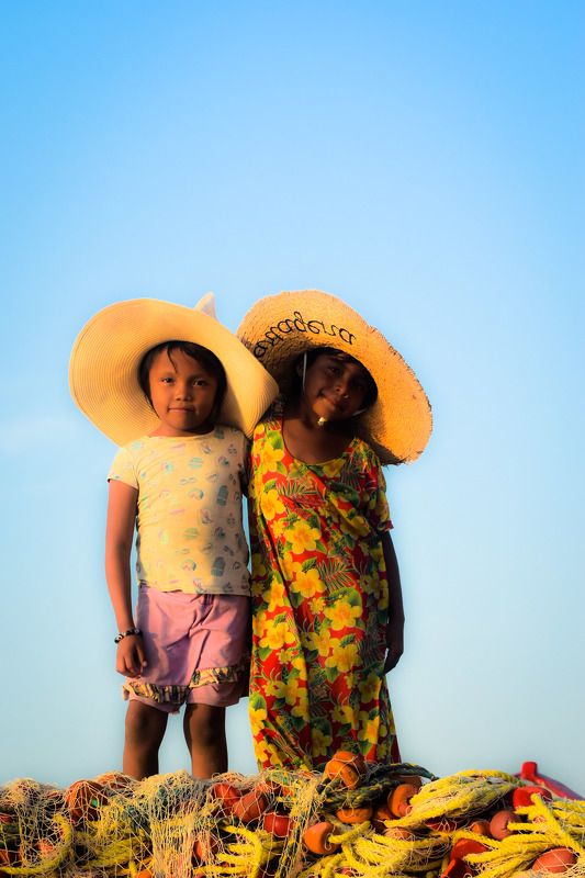 colours, children, LINA y Saritsphoto preview