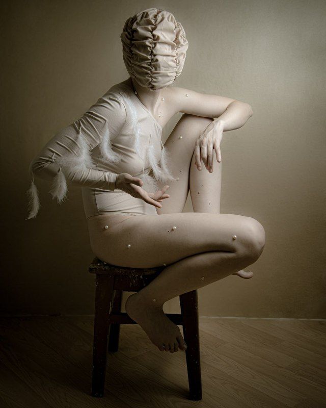 оперение, портрет, автопортрет, портрет, перья, студия, девушка, арт Оперение. Автопортретphoto preview