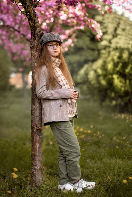 girl blossom tree teddy bear retro Вечерняя прогулкаphoto preview