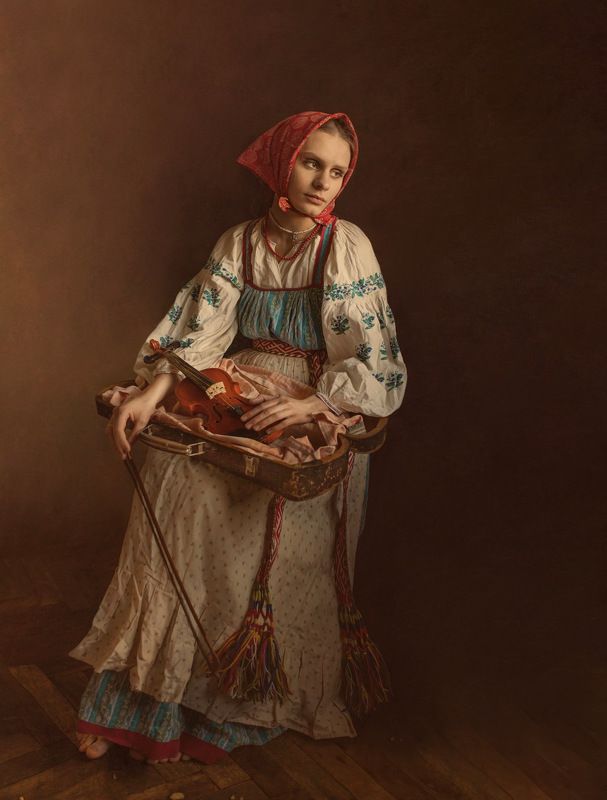 Девушка со скрипкойphoto preview