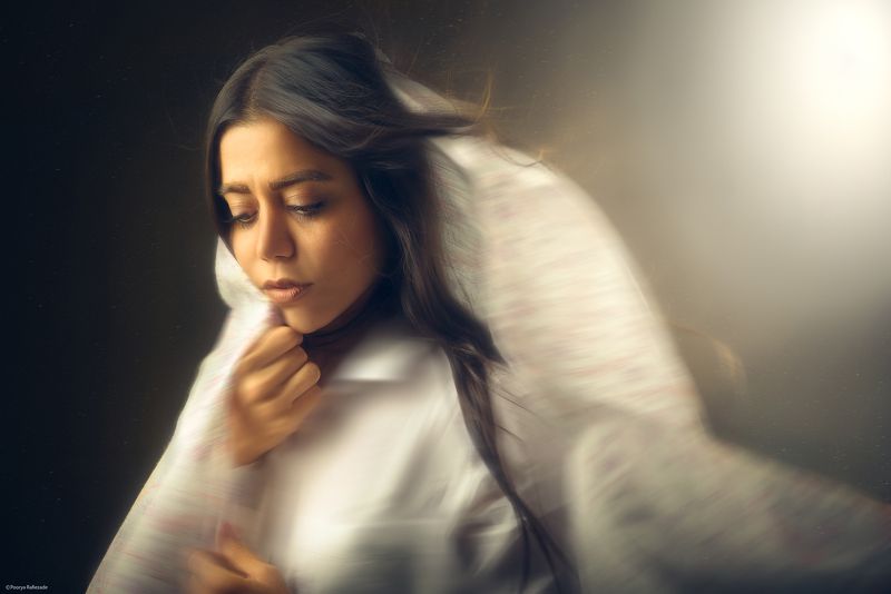 pooryarafiezade women dress wind golden light Yasamanphoto preview