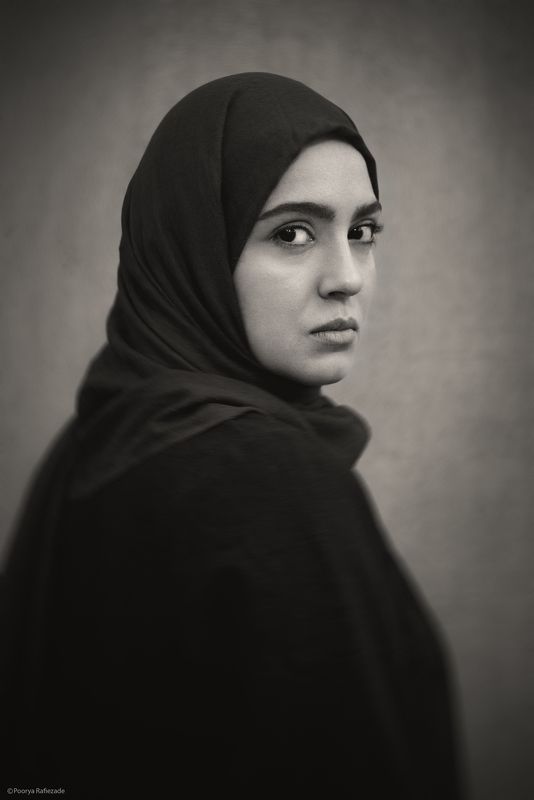 pooryarafiezade, poorya rafiezade, پوریا رفیعی زاده, پوریا رفیع زاده, پوریارفیعیزاده, مونا کرمی, بازیگر ,woman, b&w, sadness KTphoto preview