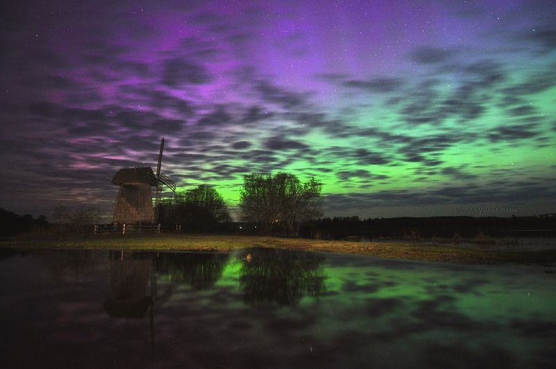 весна. россия.псковская область. михайловское . музей заповедник.пушкинские горы. мельница. ночь. полярное сияние.половодье. вода. река сороть. Вошебная ночь в сказачном месте.photo preview