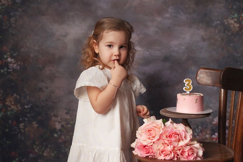 love, baby, family, babyphoto, familyphoto, children, childrenphoto, childrenphotography, девочка, милашка, малышка, детский портрет, девочка с цветами, студийный портрет, портрет девочки, детская фотосессия, студийная фотосессия, фотосессия photo preview