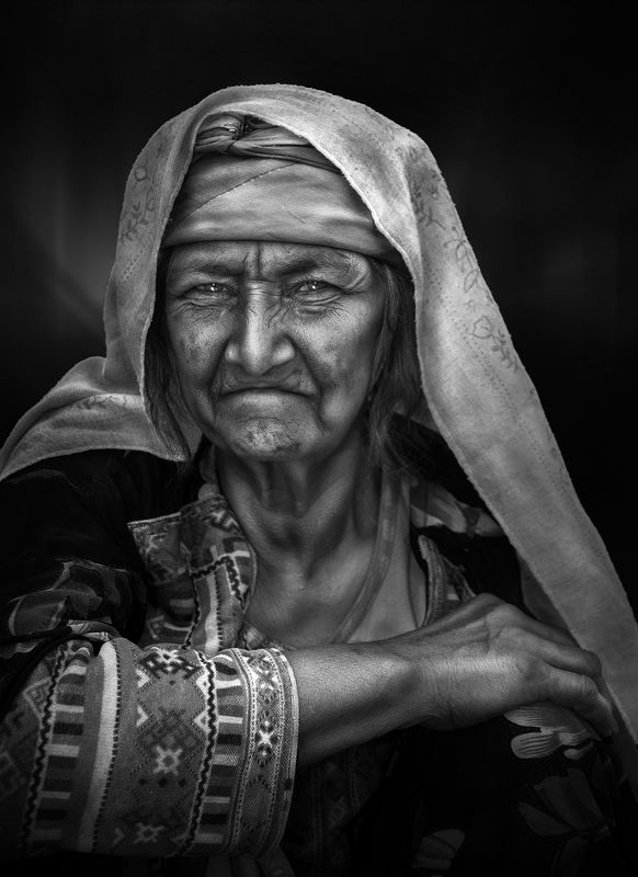 #people, #portrait, , #look, #face, #skin, #women, #turban, #hand Old Gypsyphoto preview