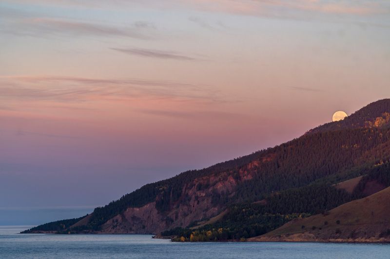 байкал, луна, ббт, приморский хребет Луна заходит за Приморский хребетphoto preview