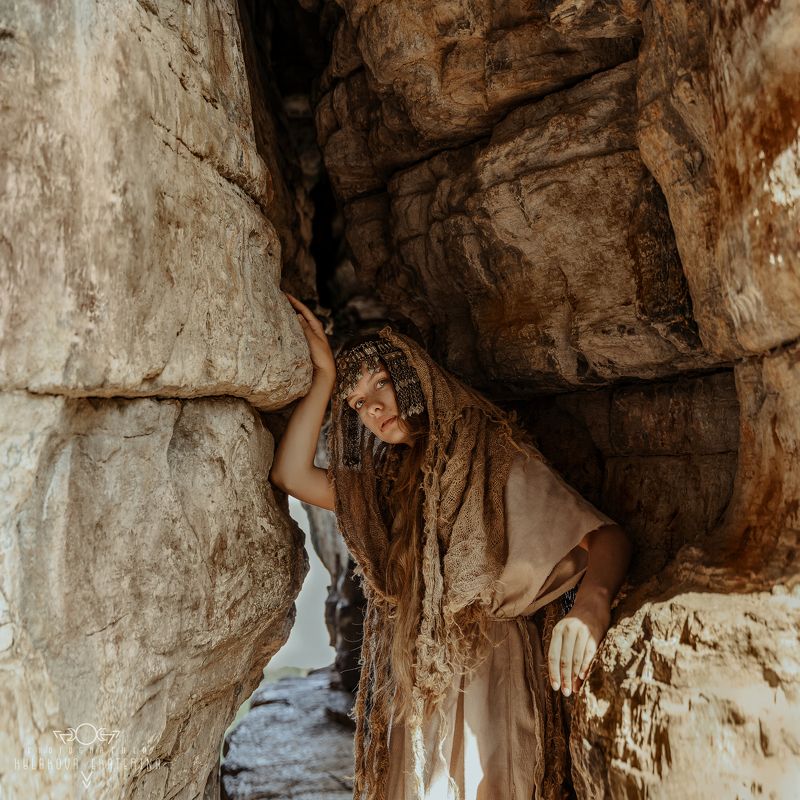 урал, пещеры, кочевник, этно, ethnic, желтый, скалы Хозяйка пещерыphoto preview