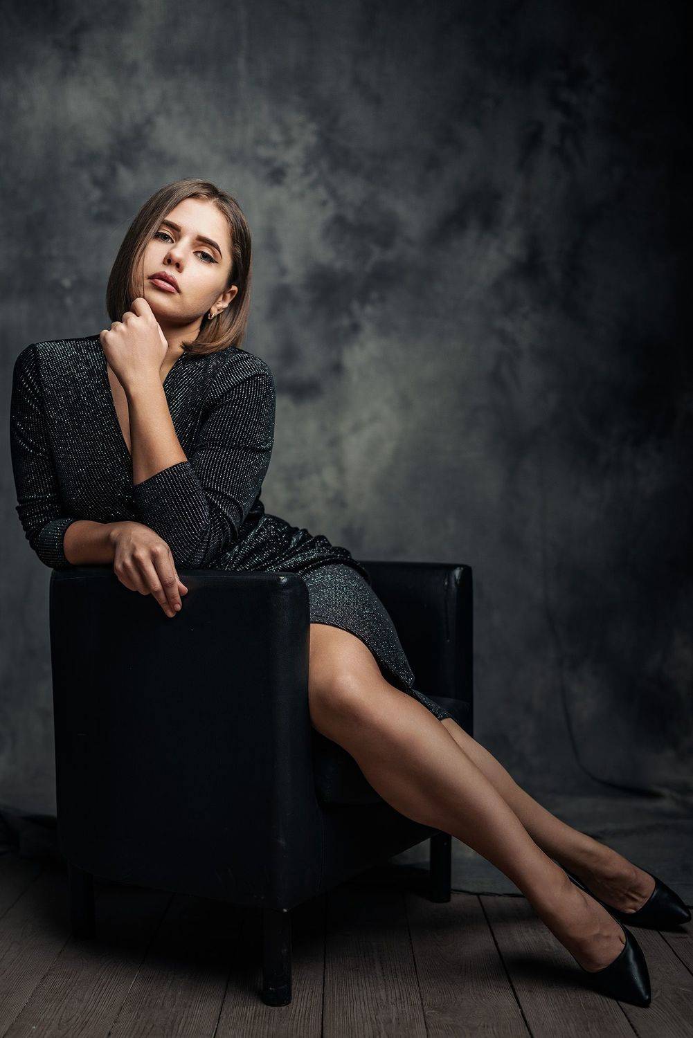 В черном. Автор: Алексей Вольтов , Алексей Вольтов