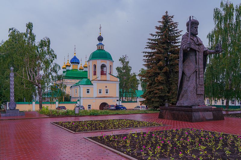 ливны, сергиевскийхрам, николайчудотворец, Ливны. Памятник Святителю Николаю Чудотворцу. фото превью