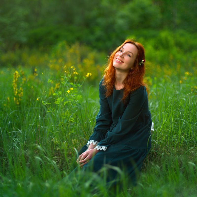 рыжая девушка, улыбка Sunny girlphoto preview