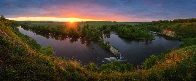 блистало солнце на рассветеphoto preview