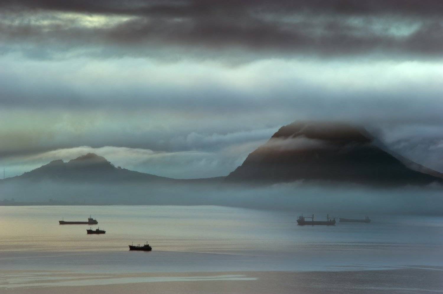 Туманная бухта Находка. Автор: Владимир пейзаж море , Владимир