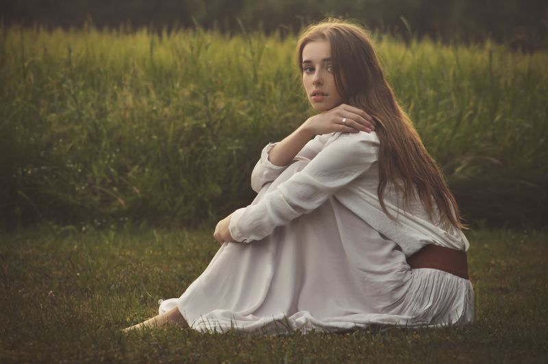 girl, long hair, white dress, nature Milenaphoto preview