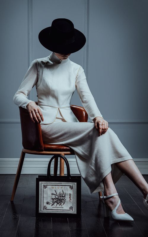 fashion, woman white moonphoto preview